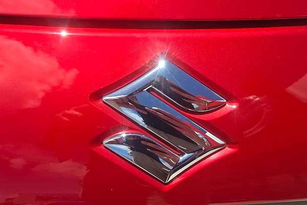 2025 Suzuki Swift Hybrid UZ