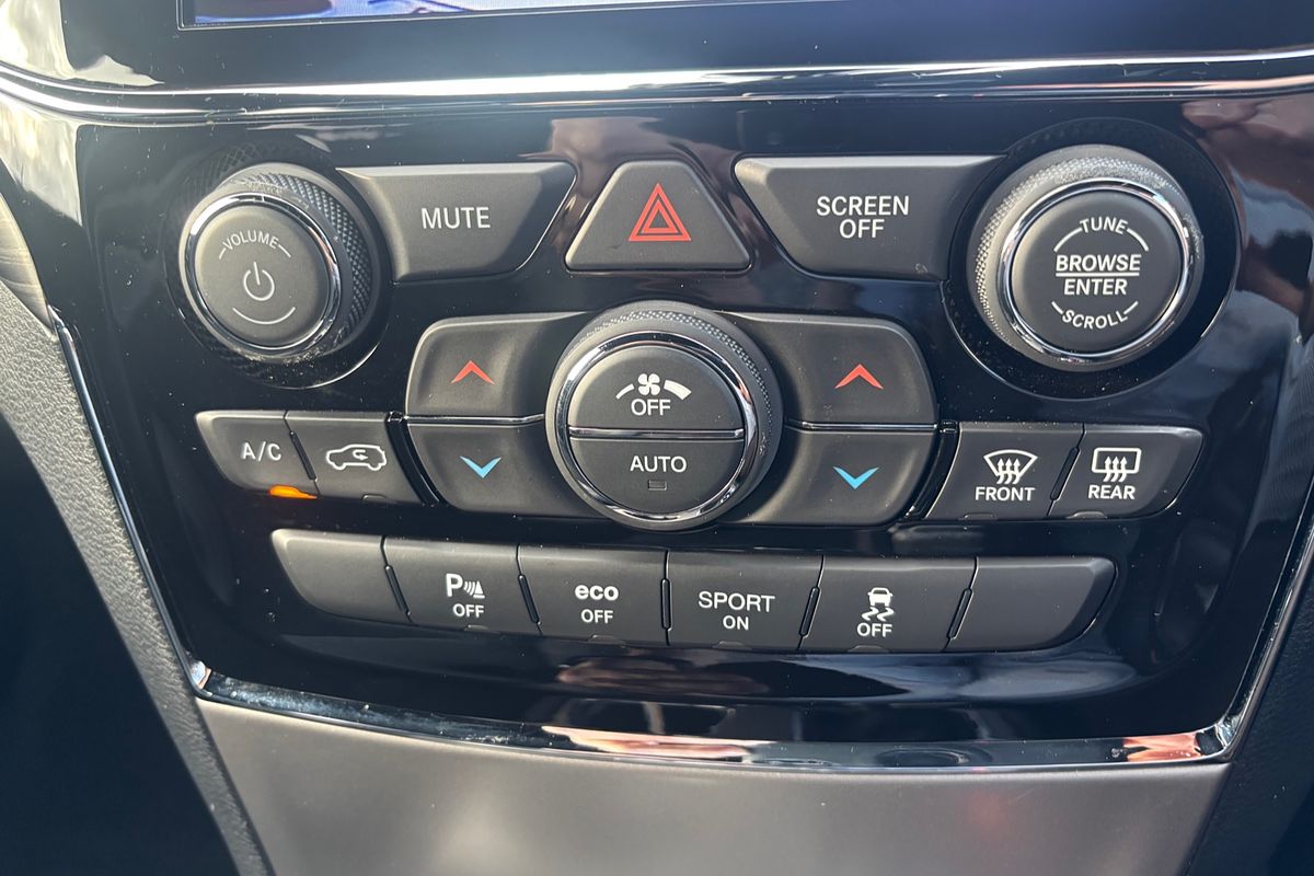 2019 Jeep Grand Cherokee Night Eagle WK