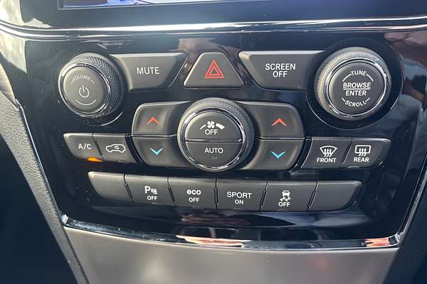 2019 Jeep Grand Cherokee Night Eagle WK