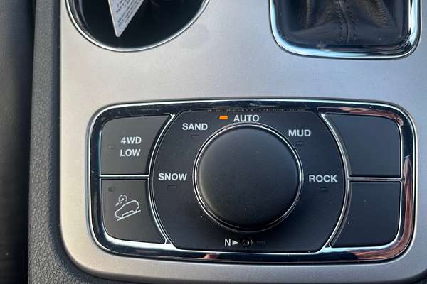 2019 Jeep Grand Cherokee Night Eagle WK