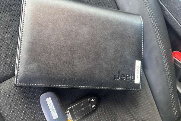 2019 Jeep Grand Cherokee Night Eagle WK