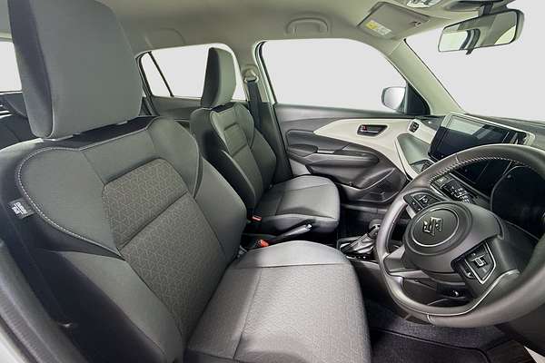 2025 Suzuki Swift Hybrid Plus UZ