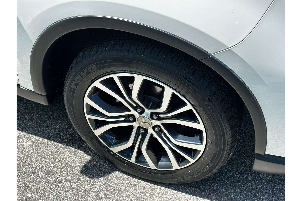 2016 Mitsubishi Outlander LS Safety Pack ZK