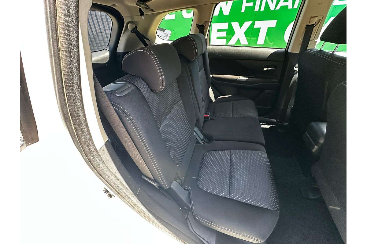 2016 Mitsubishi Outlander LS Safety Pack ZK