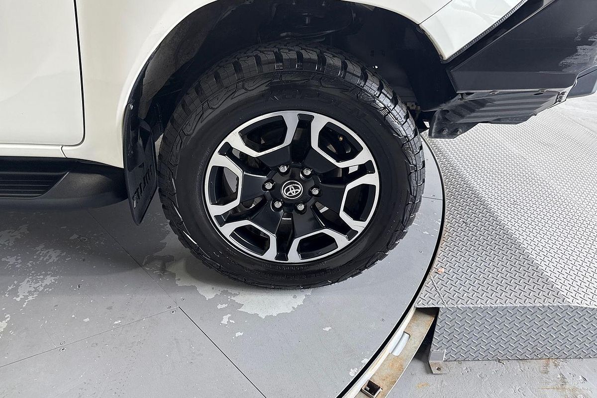 2020 Toyota Hilux SR5 GUN126R 4X4