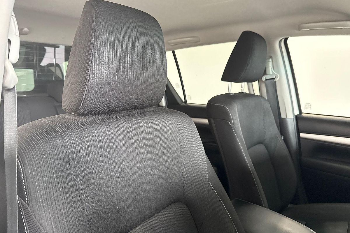 2020 Toyota Hilux SR5 GUN126R 4X4