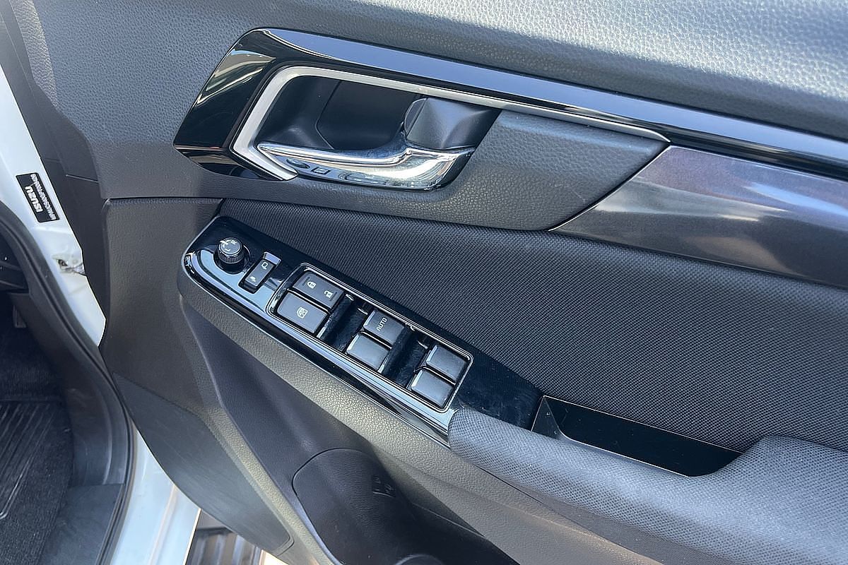 2023 Isuzu MU-X LS-U