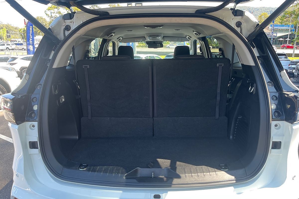 2023 Isuzu MU-X LS-U