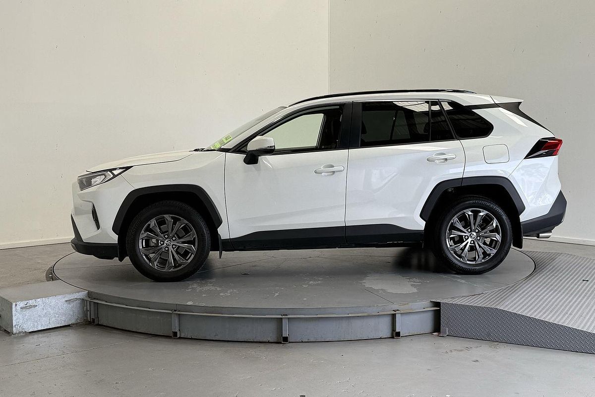 2022 Toyota RAV4 GXL MXAA52R
