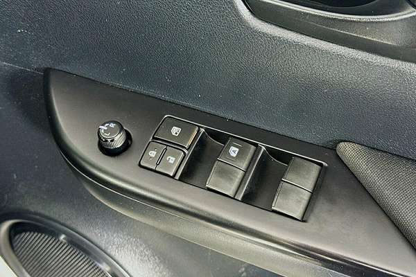 2019 Toyota Hilux SR GUN126R 4X4