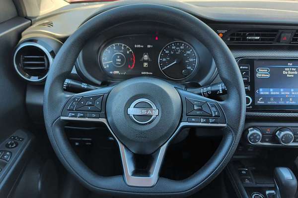 2023 Nissan Kicks SV