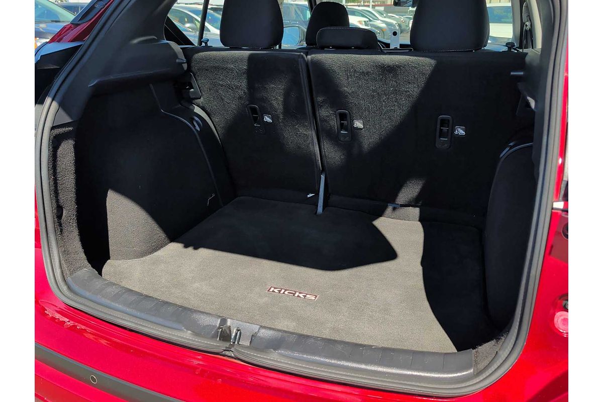 2023 Nissan Kicks SV