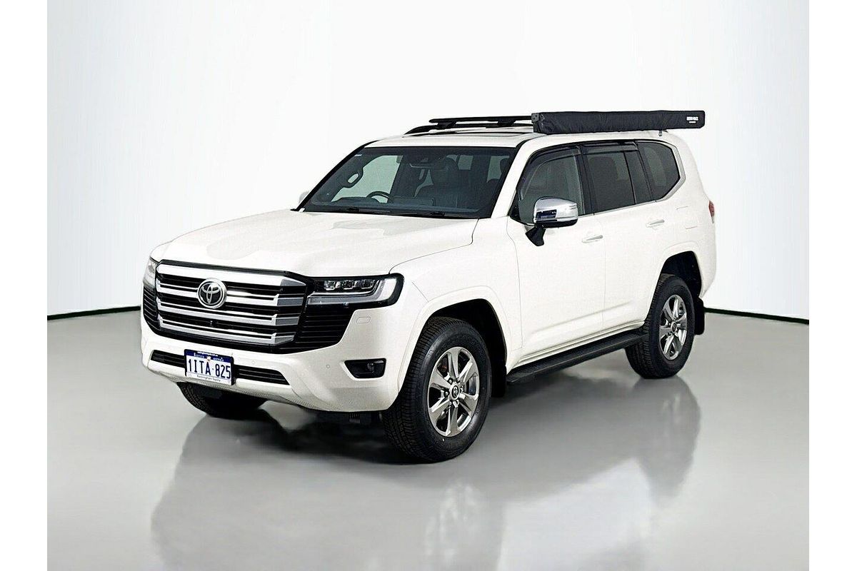 2023 Toyota Landcruiser Sahara FJA300R