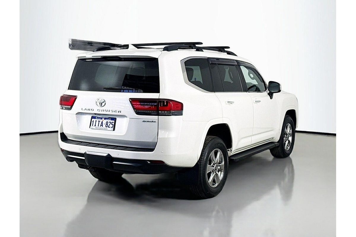 2023 Toyota Landcruiser Sahara FJA300R