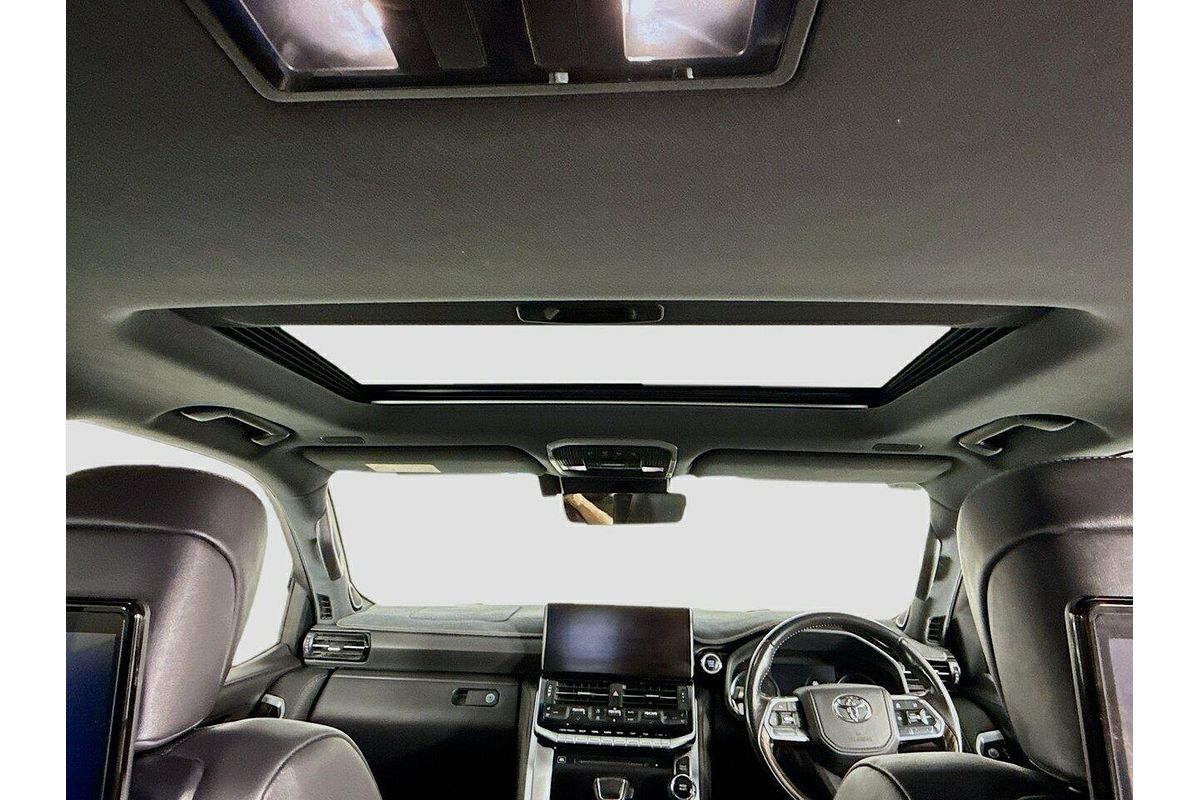 2023 Toyota Landcruiser Sahara FJA300R