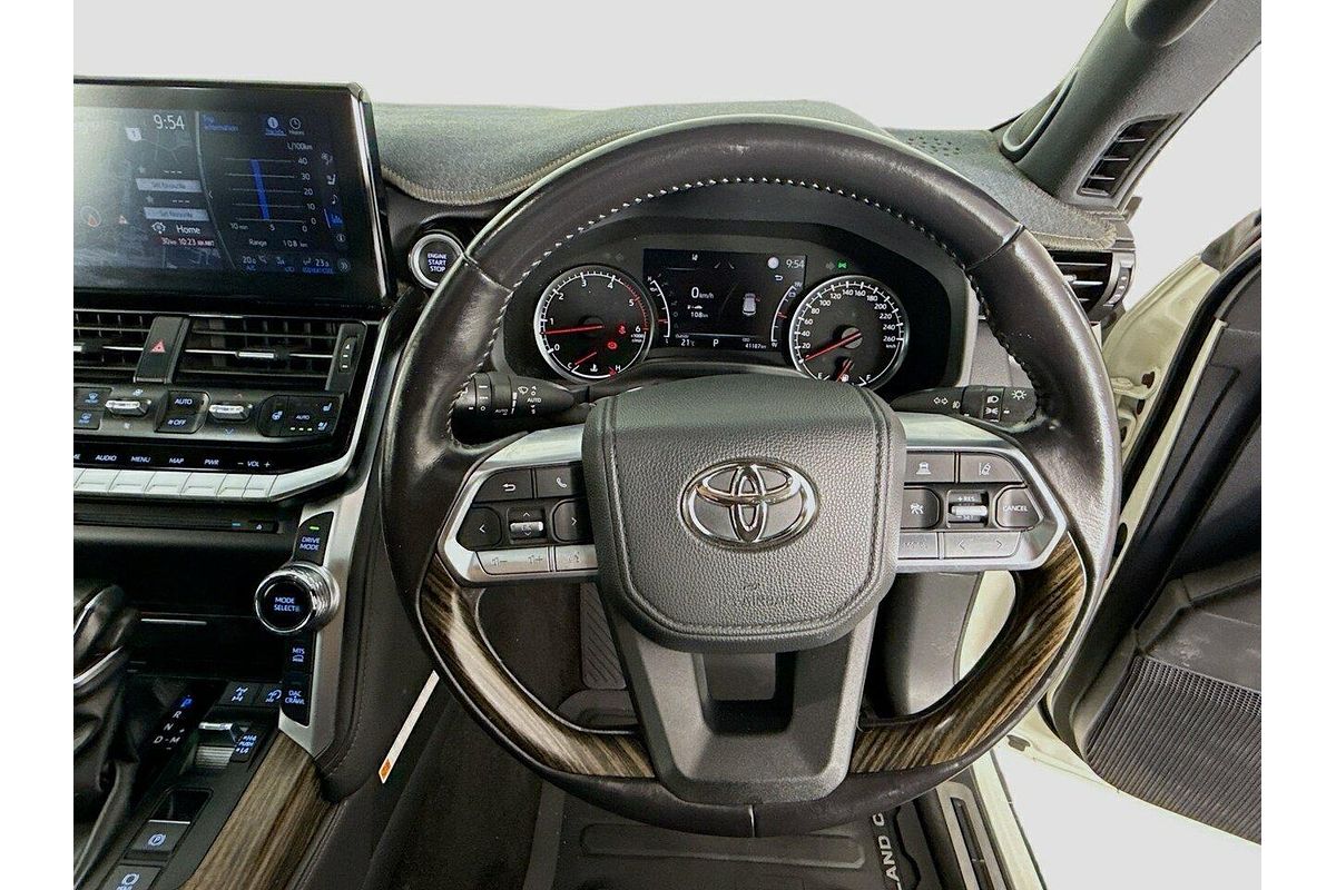 2023 Toyota Landcruiser Sahara FJA300R