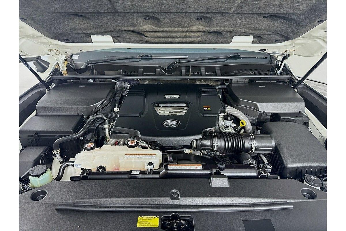 2023 Toyota Landcruiser Sahara FJA300R