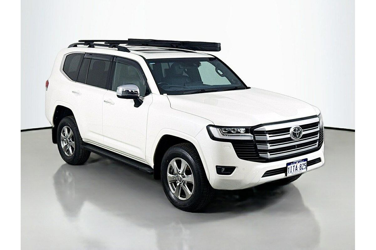 2023 Toyota Landcruiser Sahara FJA300R