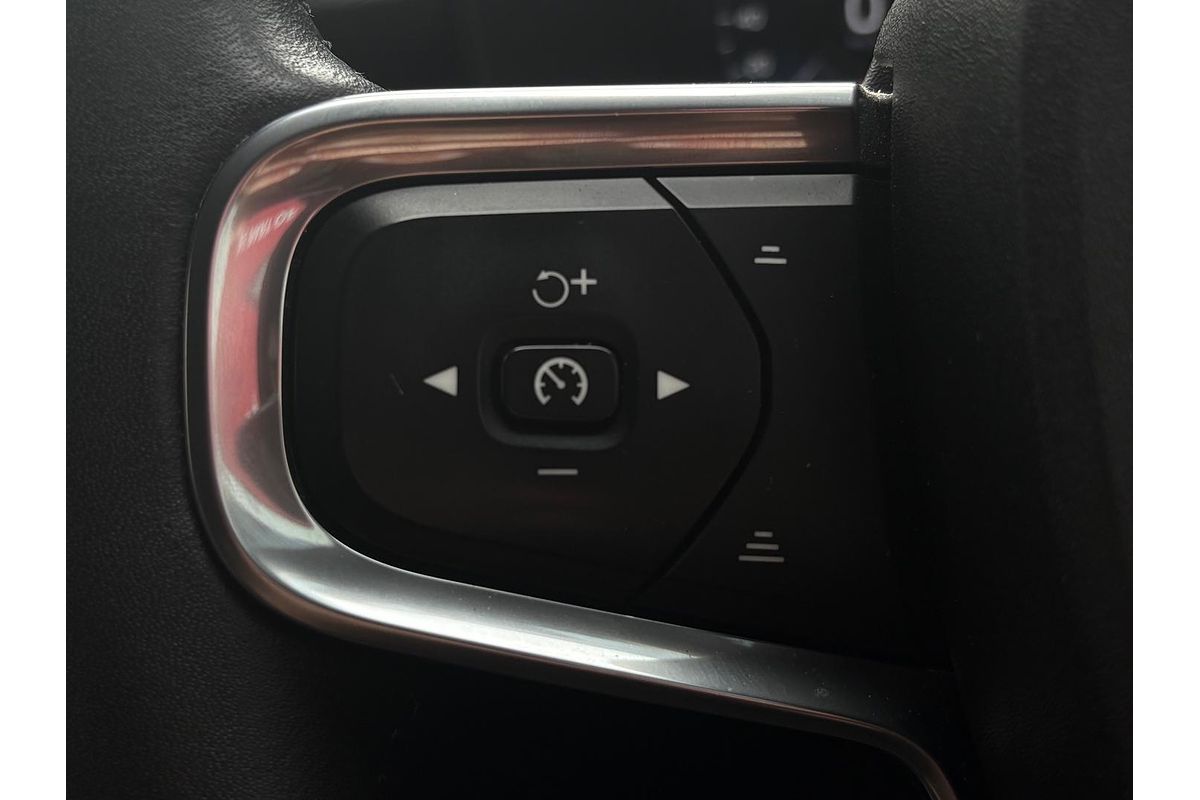 2021 Volvo XC40 XC40 T4 INSCRIPTION (AWD) 536 MY21