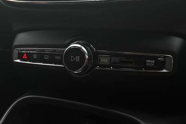 2021 Volvo XC40 XC40 T4 INSCRIPTION (AWD) 536 MY21