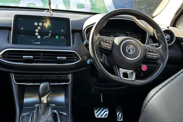 2022 MG HS Essence SAS23