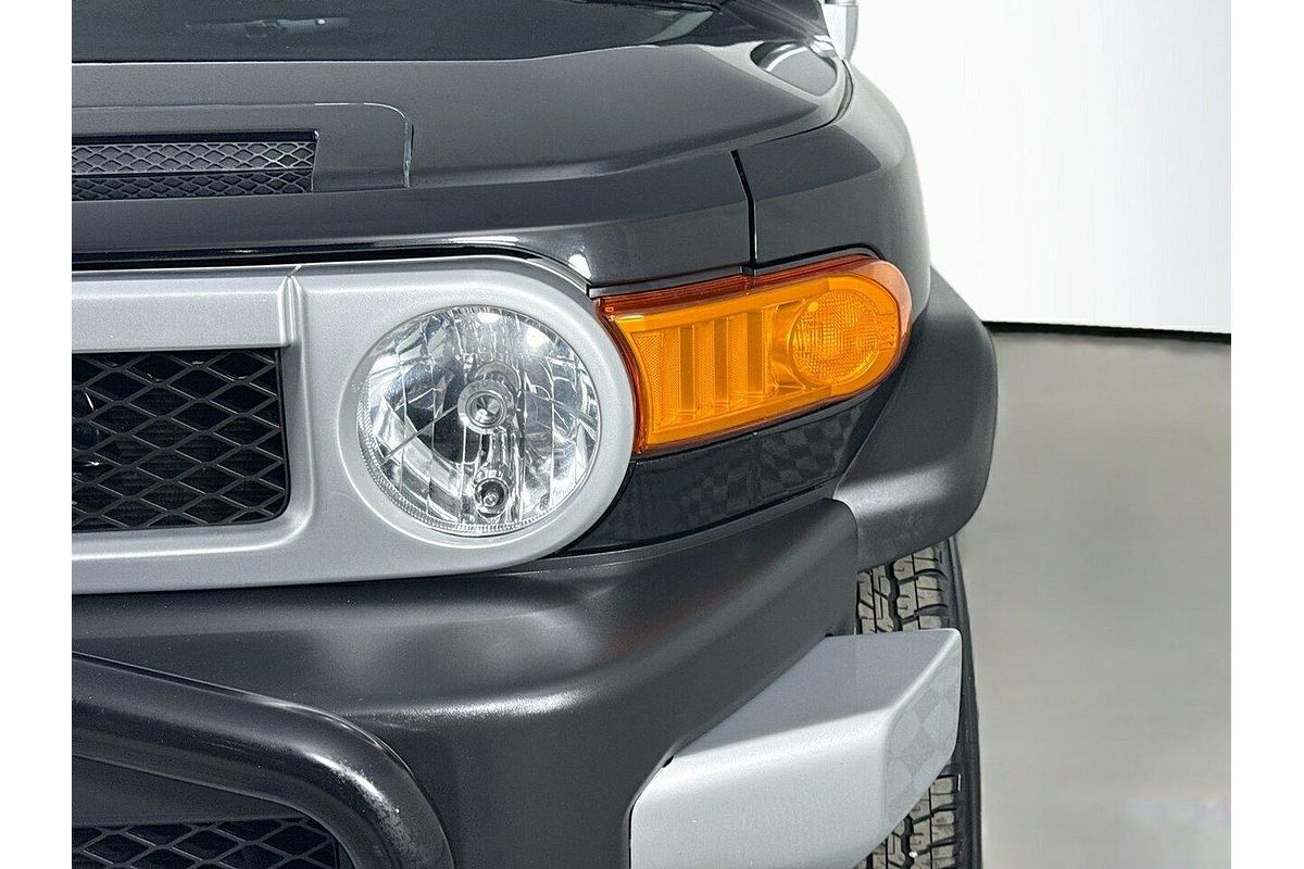 2016 Toyota FJ Cruiser GSJ15R