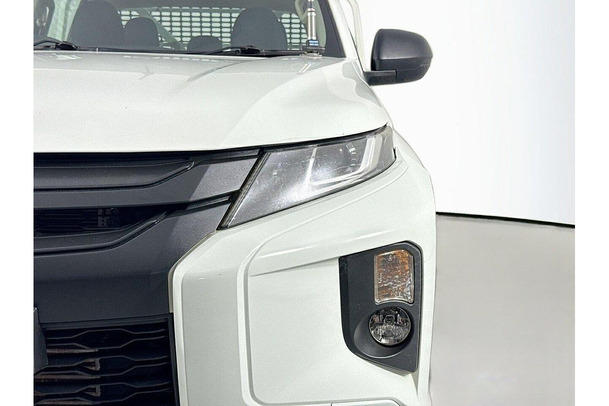 2022 Mitsubishi Triton GLX MR 4X4