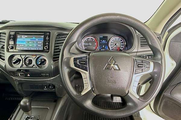 2022 Mitsubishi Triton GLX MR 4X4