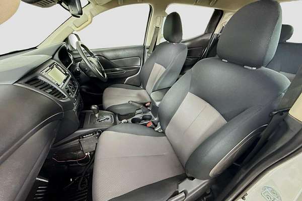 2022 Mitsubishi Triton GLX MR 4X4