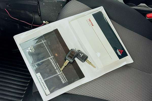 2022 Mitsubishi Triton GLX MR 4X4