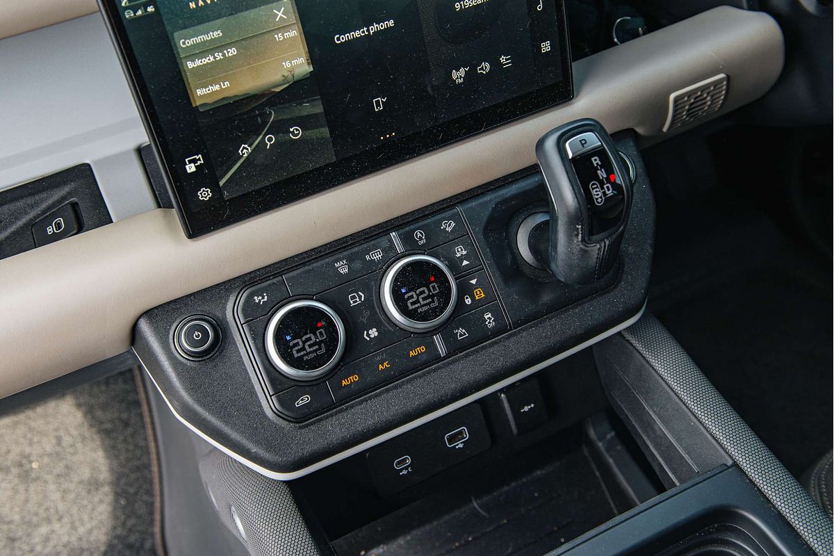 2021 Land Rover Defender 110 D300 X-Dynamic HSE L663