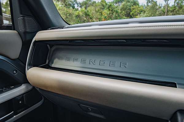 2021 Land Rover Defender 110 D300 X-Dynamic HSE L663