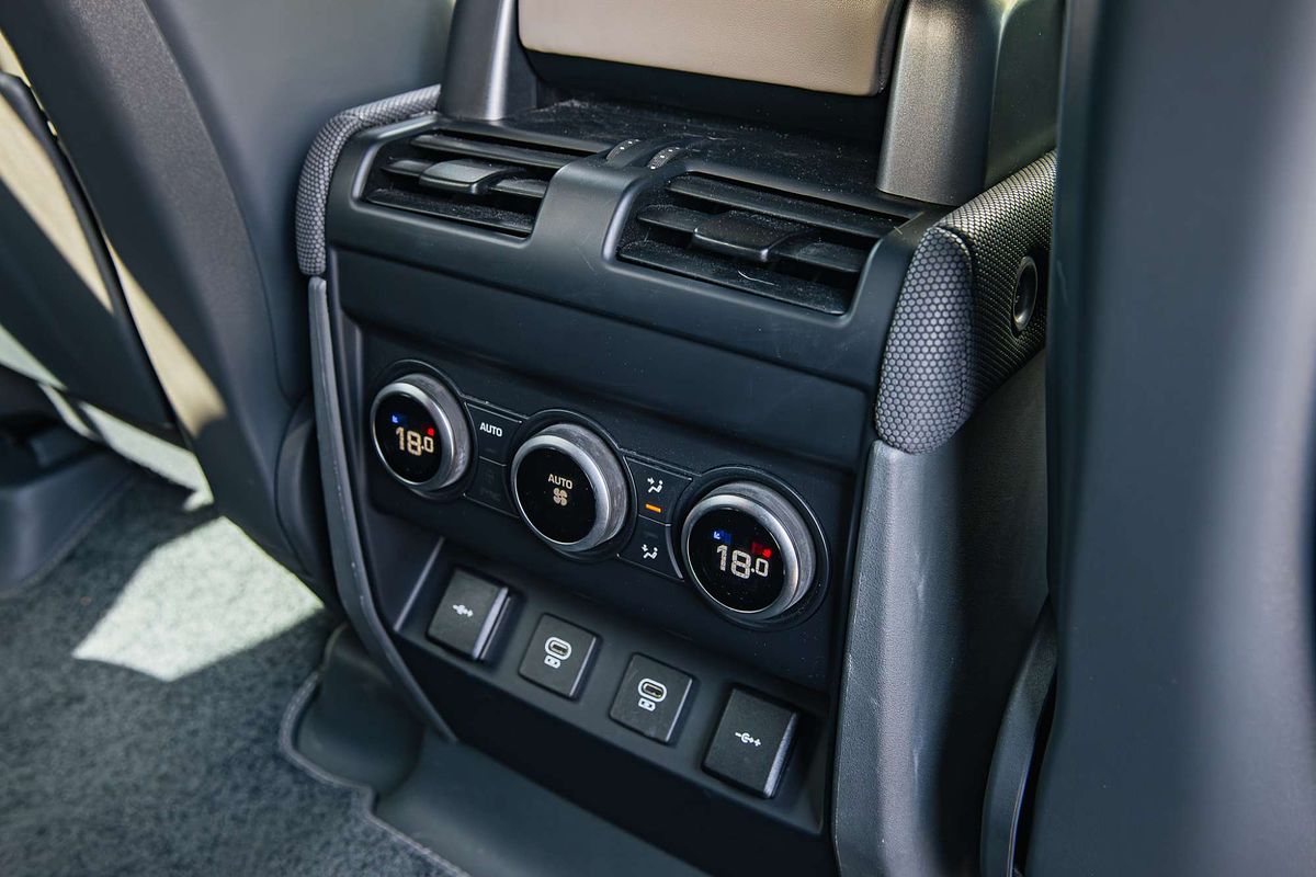 2021 Land Rover Defender 110 D300 X-Dynamic HSE L663