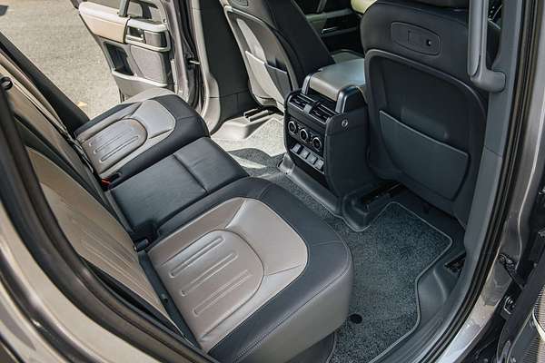 2021 Land Rover Defender 110 D300 X-Dynamic HSE L663