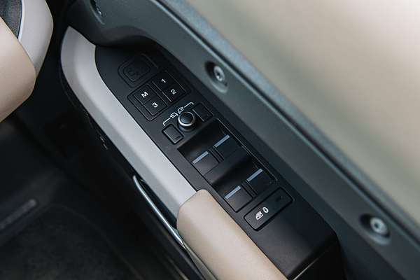 2021 Land Rover Defender 110 D300 X-Dynamic HSE L663