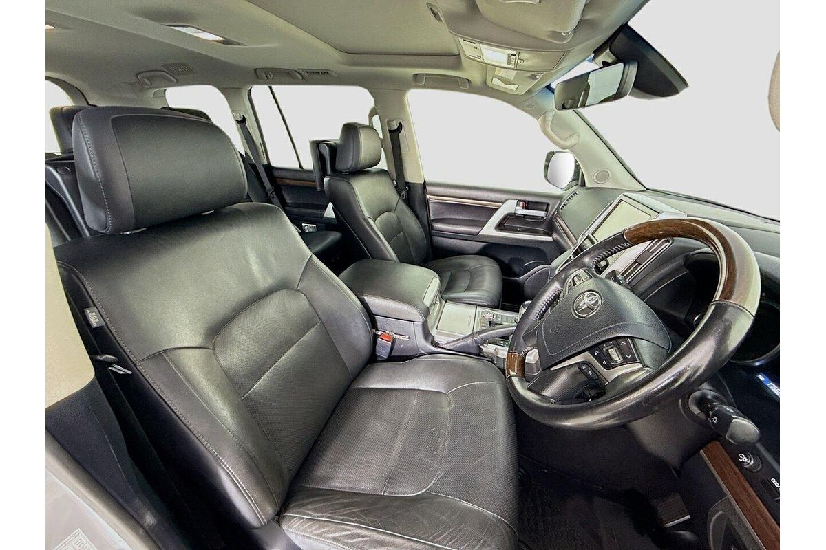 2019 Toyota Landcruiser Sahara VDJ200R