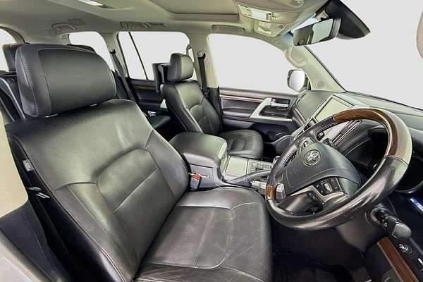 2019 Toyota Landcruiser Sahara VDJ200R