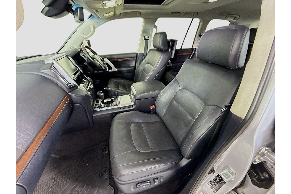 2019 Toyota Landcruiser Sahara VDJ200R