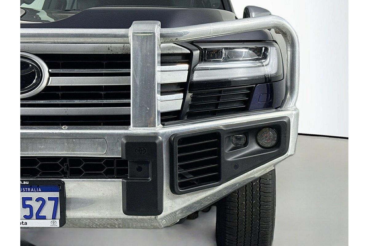 2024 Toyota Landcruiser Sahara FJA300R