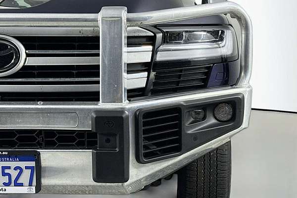 2024 Toyota Landcruiser Sahara FJA300R