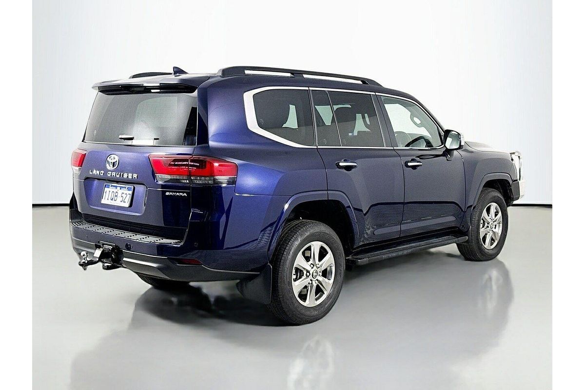 2024 Toyota Landcruiser Sahara FJA300R