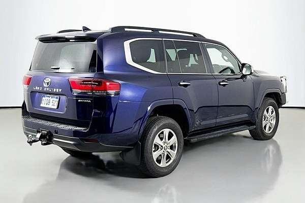 2024 Toyota Landcruiser Sahara FJA300R