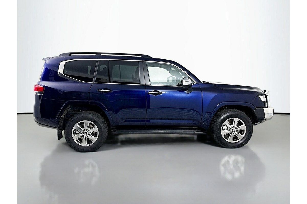 2024 Toyota Landcruiser Sahara FJA300R