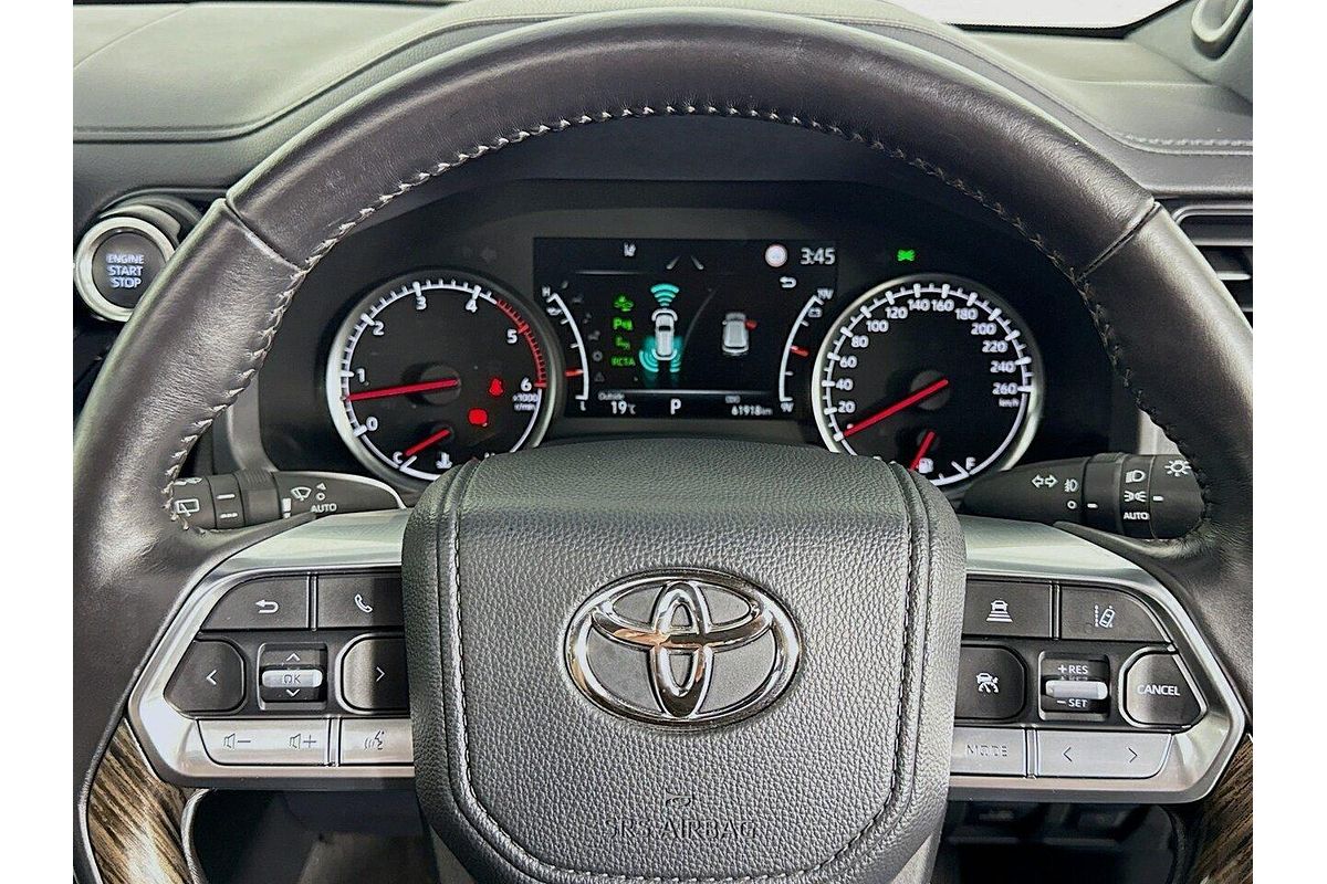 2024 Toyota Landcruiser Sahara FJA300R