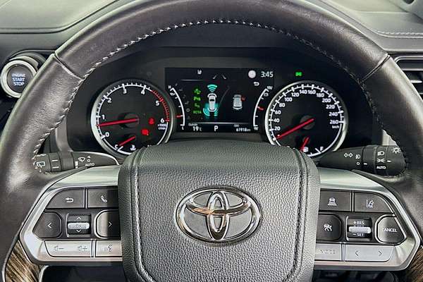 2024 Toyota Landcruiser Sahara FJA300R