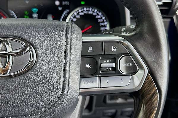 2024 Toyota Landcruiser Sahara FJA300R