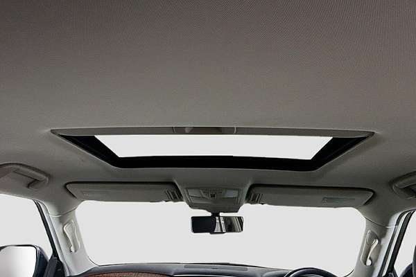 2023 Nissan Patrol Ti-L Y62