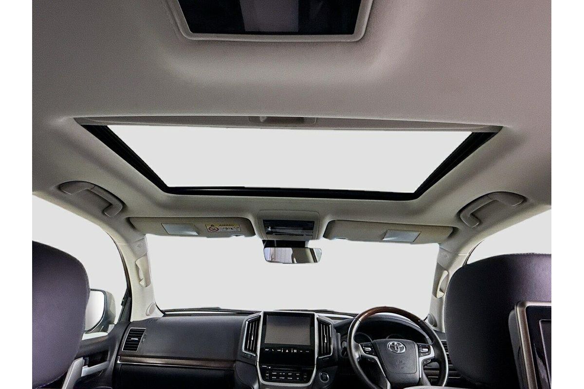 2017 Toyota Landcruiser Sahara VDJ200R