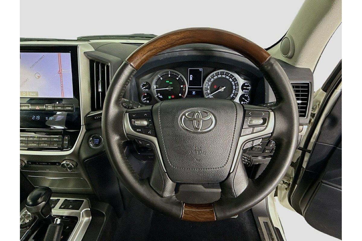 2017 Toyota Landcruiser Sahara VDJ200R