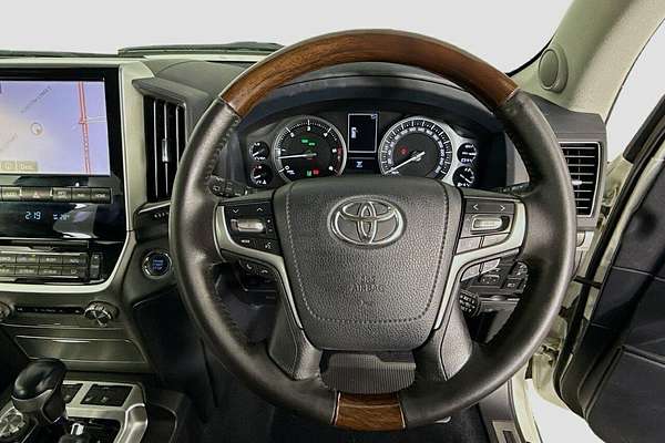 2017 Toyota Landcruiser Sahara VDJ200R